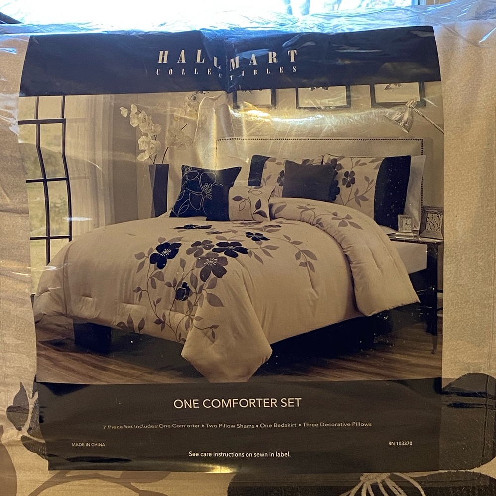 Floral 7pc Hallmart Collectibles Comforter Set